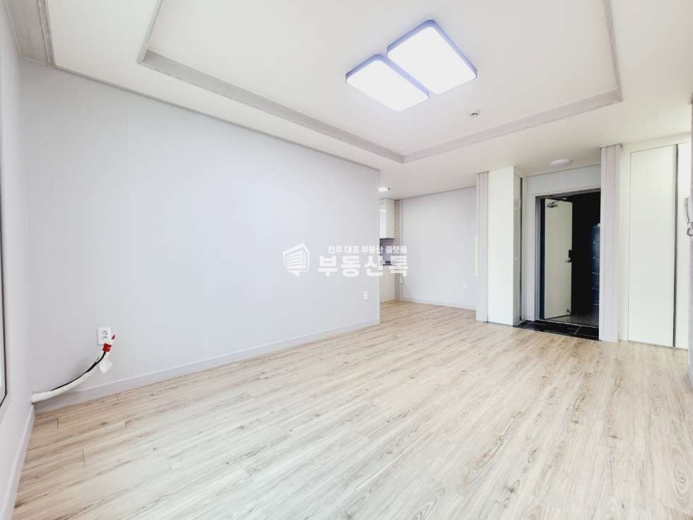 경남 진주시 상대동 300-49 QQ상대삼현여중부근 신축 구조좋고 화이트톤 투룸 월세 매물번호 12844 사진 3