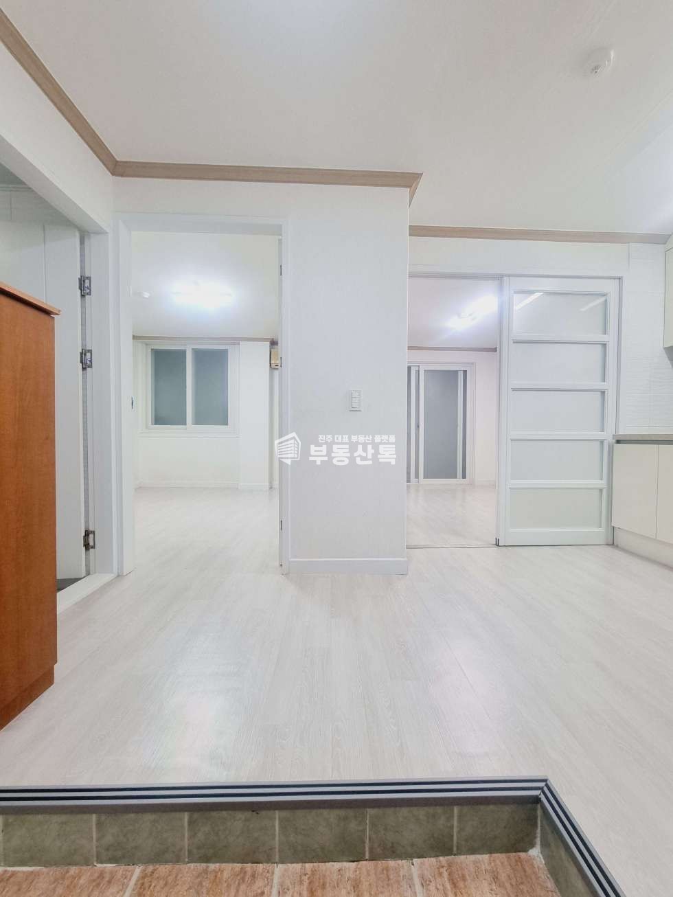 경남 진주시 호탄동 629-8 (대진빌리지) QQ호탄동 화이트톤 옵션 투룸 월세 매물번호 13162 사진 2
