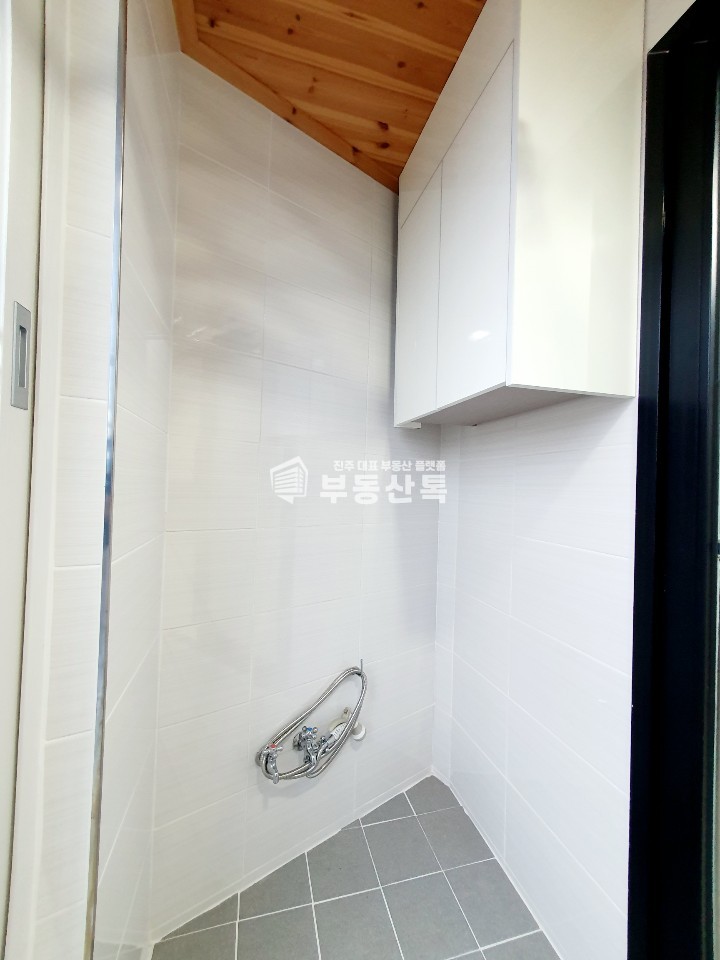 경남 진주시 망경동 479-107 주1동 S 망경초등학교부근 신축 화이트톤 TV풀옵션 월세 매물번호 10138 사진 4