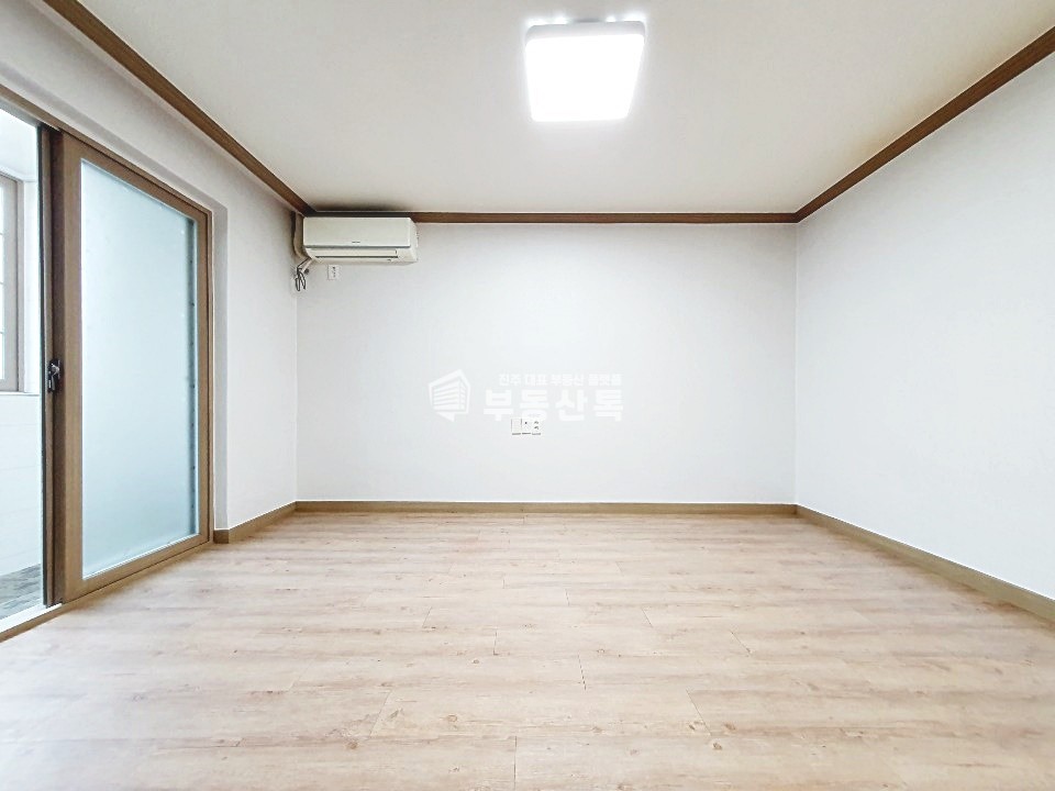 경남 진주시 인사동 132-1 S 이마트부근 원픽 붙박이장있는 분리형 원룸 월세 매물번호 10224 사진 2