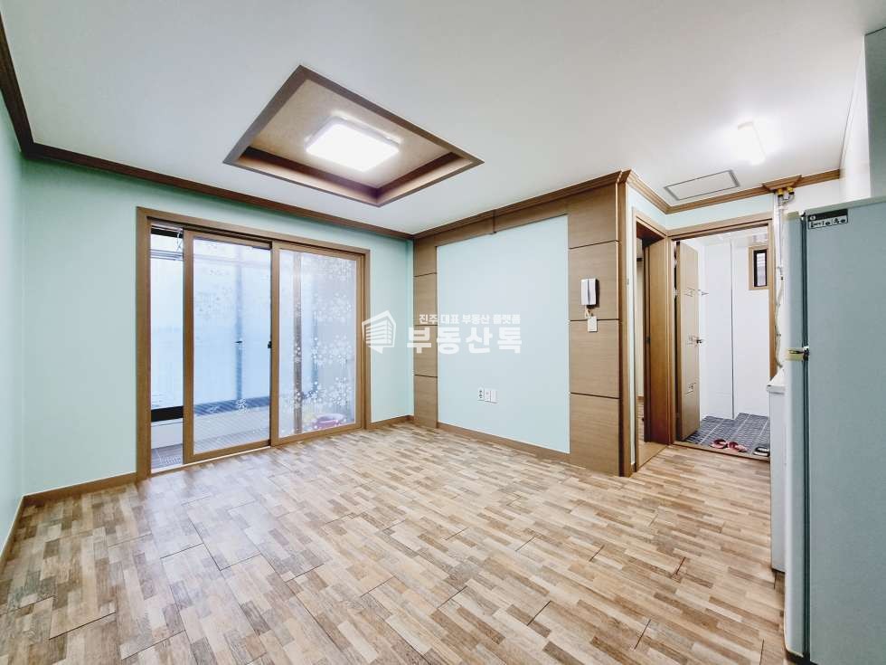 경남 진주시 상대동 180-29 QQ상대동 홈플러스. 하나로마트 인근 대로도 가까운 초대형 원플! 월세 매물번호 11897 사진 1