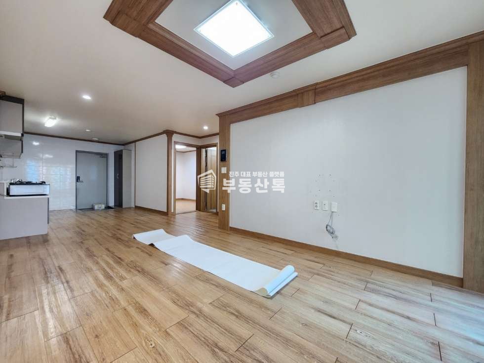 경남 진주시 초전동 1636-8 SS 초전푸르지오부근 넓은 거실 반듯한 투룸 월세 매물번호 13099 사진 2