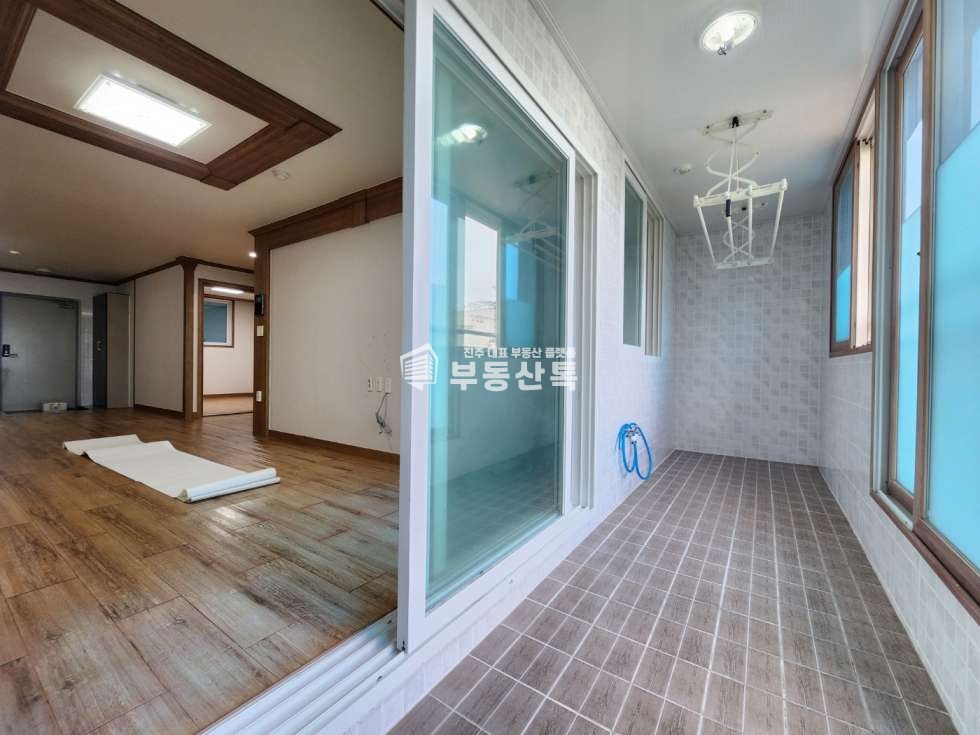 경남 진주시 초전동 1636-8 SS 초전푸르지오부근 넓은 거실 반듯한 투룸 월세 매물번호 13099 사진 4