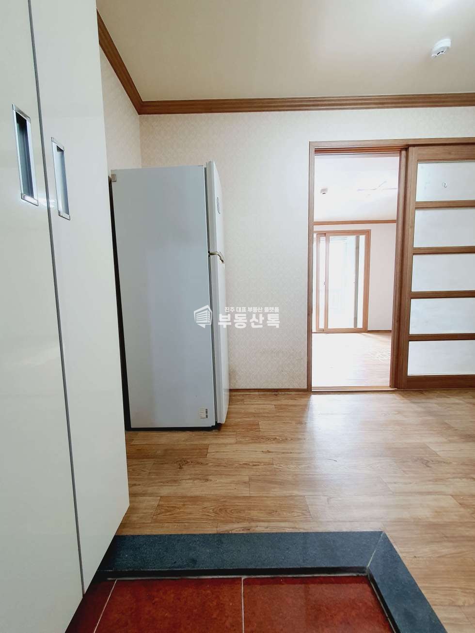 경남 진주시 상대동 281-11 Q 진주시청 뒤편 주차 큰길가 분리형원룸 월세 매물번호 13040 사진 2