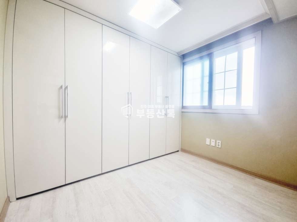 경남 진주시 상평동 274-40 QQ상평동 기계공고 옆 거실 넓고 붙박이장 있는 투룸!! 월세 매물번호 11970 사진 6