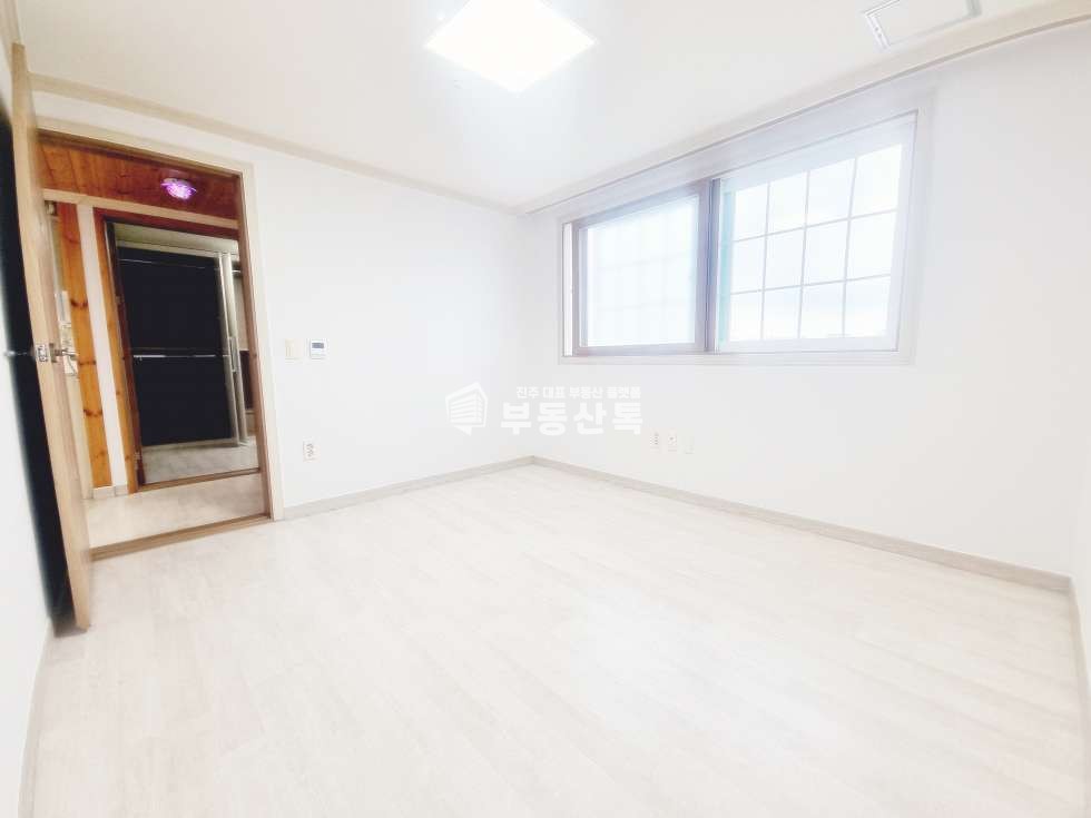 경남 진주시 상평동 274-40 QQ상평동 기계공고 옆 거실 넓고 붙박이장 있는 투룸!! 월세 매물번호 11970 사진 9