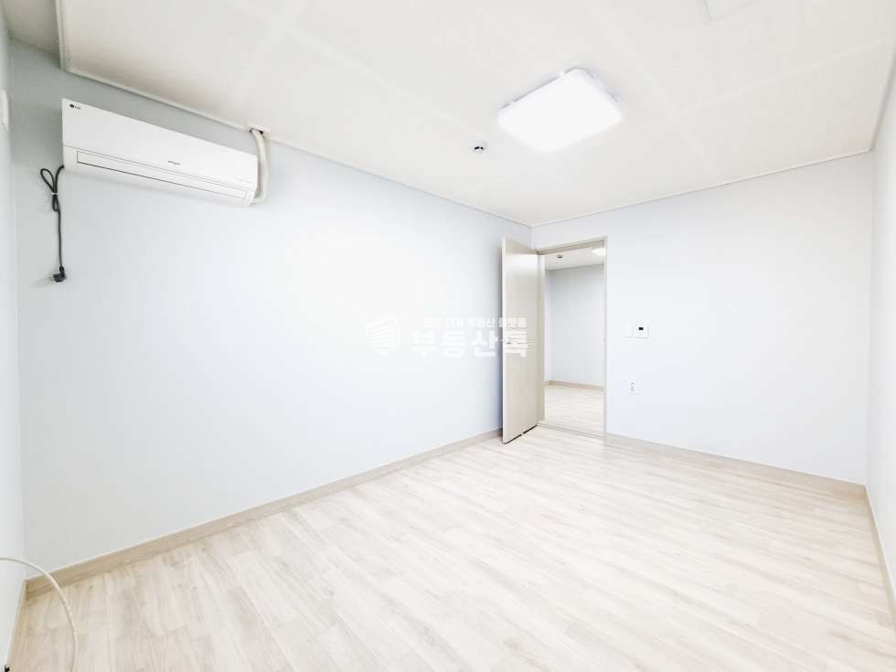 경남 진주시 하대동 630 V 하대동 화이트톤 컨디션 너무 좋은 원플원 V 월세 매물번호 12276 사진 9